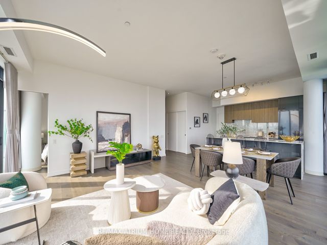 Ph05 - 161 Roehampton Ave