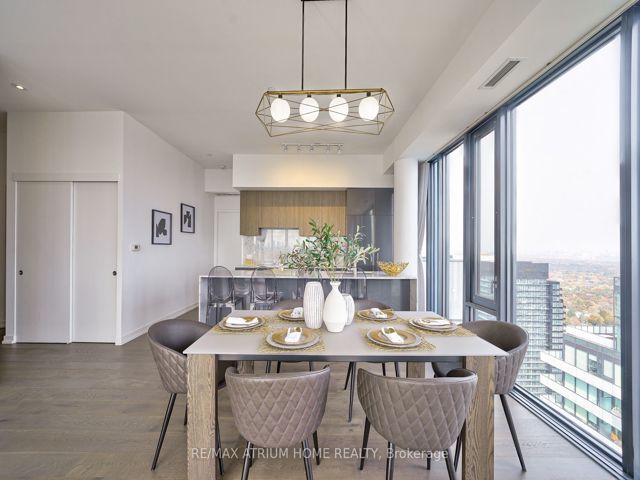 Ph05 - 161 Roehampton Ave