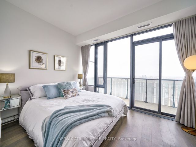 Ph05 - 161 Roehampton Ave