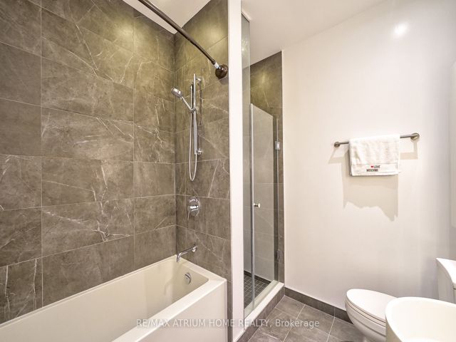 Ph05 - 161 Roehampton Ave