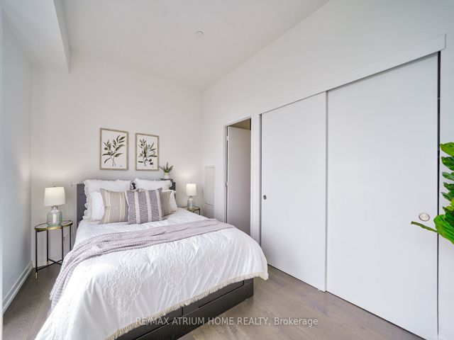 Ph05 - 161 Roehampton Ave