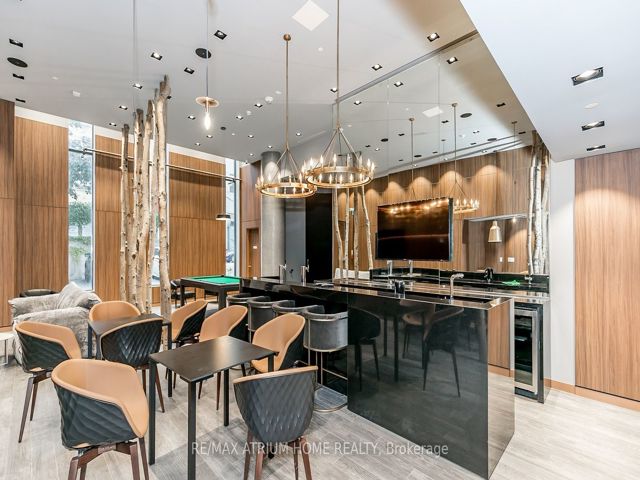 Ph05 - 161 Roehampton Ave