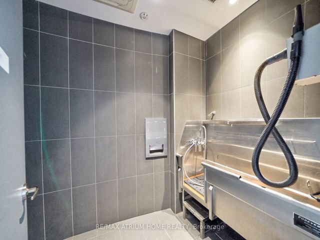 Ph05 - 161 Roehampton Ave