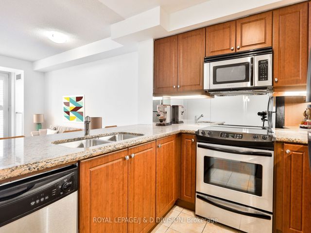 506 - 308 Palmerston Ave