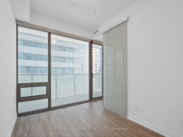 608 - 50 Charles St E