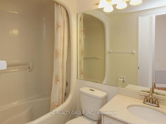 2216 - 7 Bishop Ave Ave