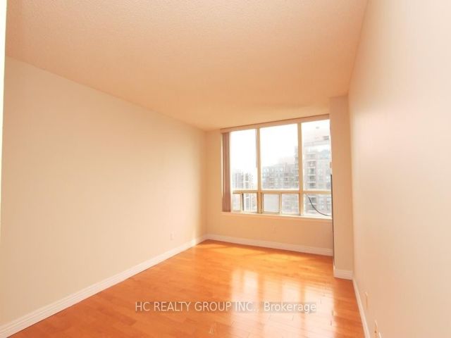 2216 - 7 Bishop Ave Ave