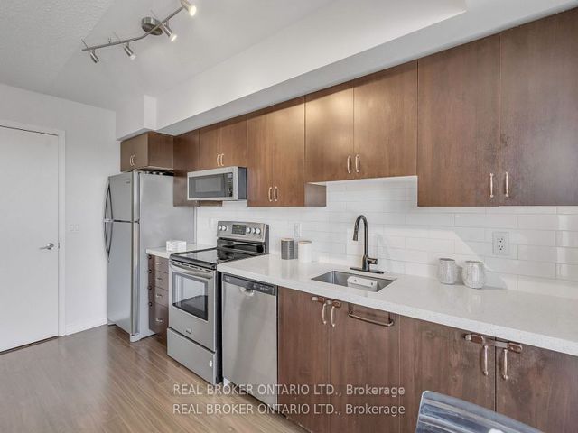 604 - 35 Saranac Blvd