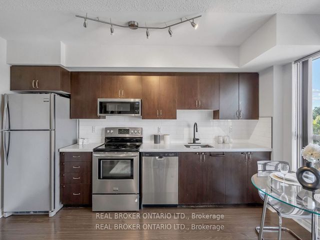 604 - 35 Saranac Blvd