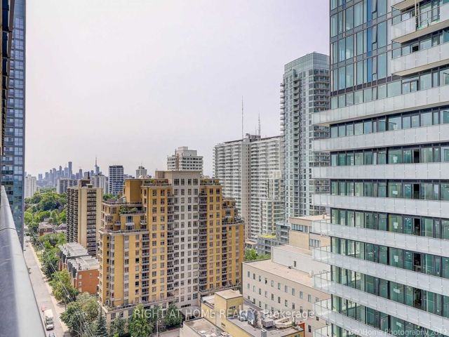 2802 - 185 Roehampton Ave