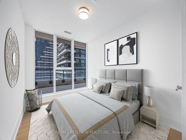 1510 - 30 Inn On The Park Dr