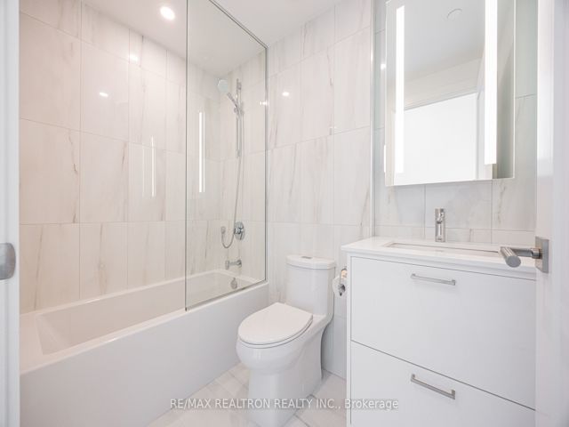 1510 - 30 Inn On The Park Dr