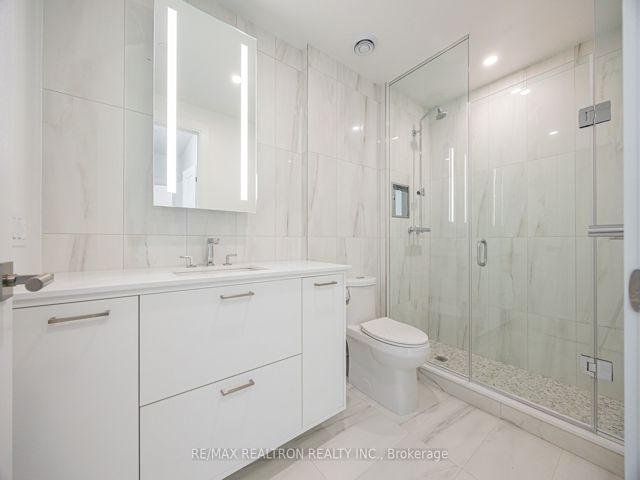 1510 - 30 Inn On The Park Dr
