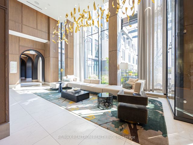 1510 - 30 Inn On The Park Dr