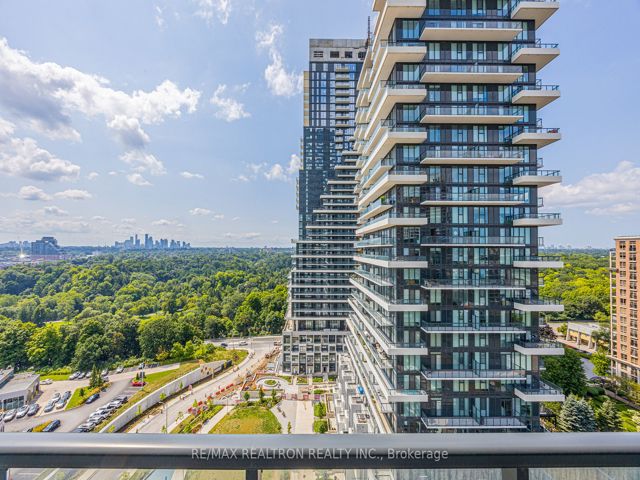 1510 - 30 Inn On The Park Dr