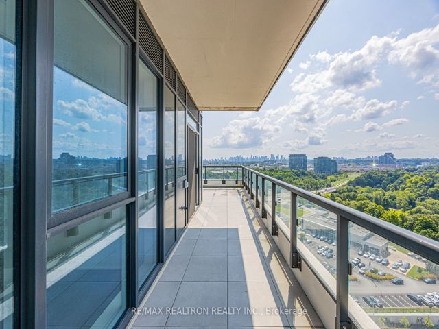 1510 - 30 Inn On The Park Dr