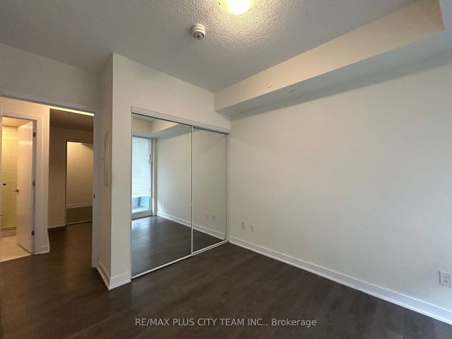 1309 - 2221 Yonge St