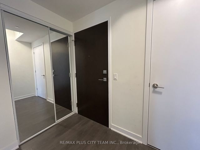 1309 - 2221 Yonge St