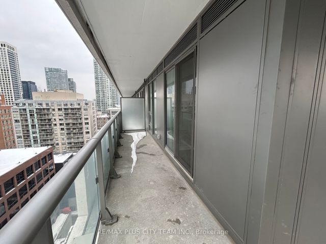 1309 - 2221 Yonge St