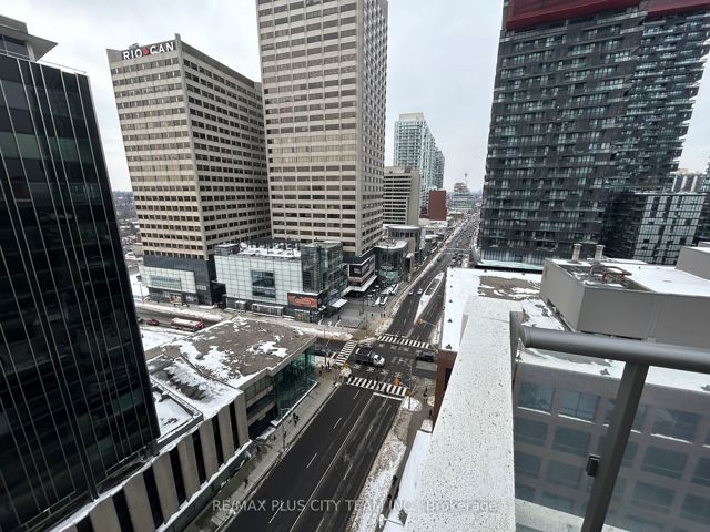 1309 - 2221 Yonge St
