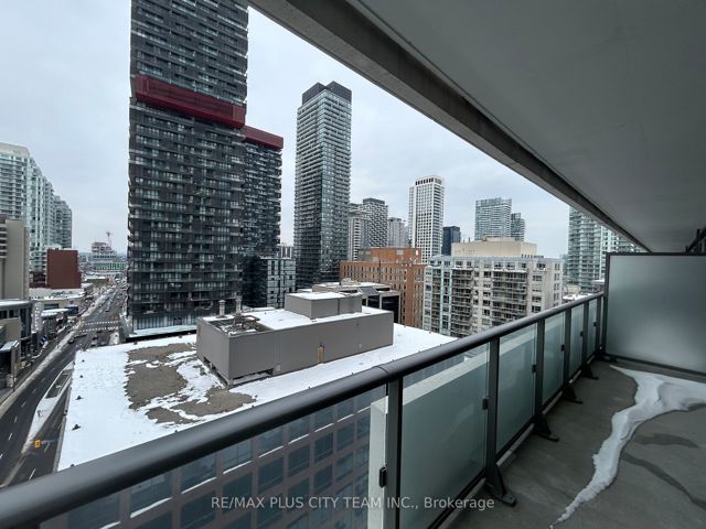 1309 - 2221 Yonge St