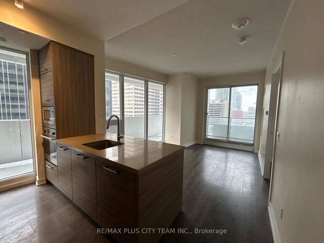 1309 - 2221 Yonge St