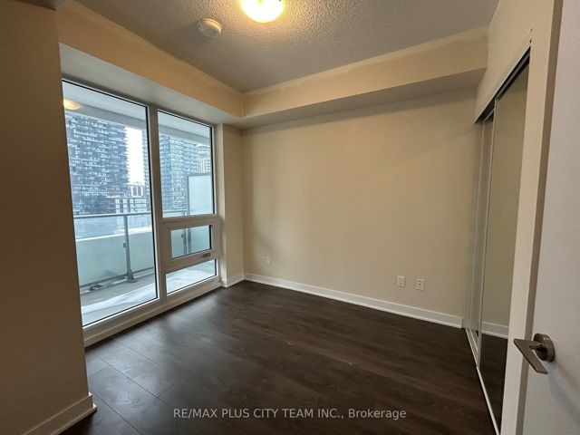 1309 - 2221 Yonge St