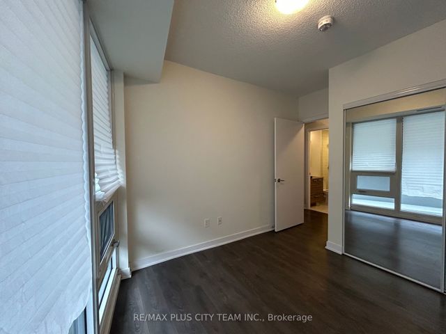 1309 - 2221 Yonge St