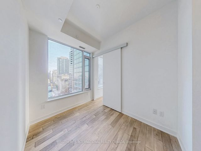 1010 - 11 Yorkville Ave