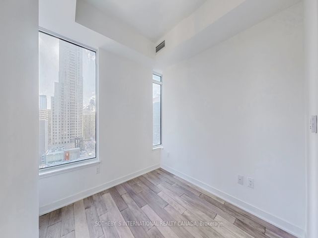 1010 - 11 Yorkville Ave