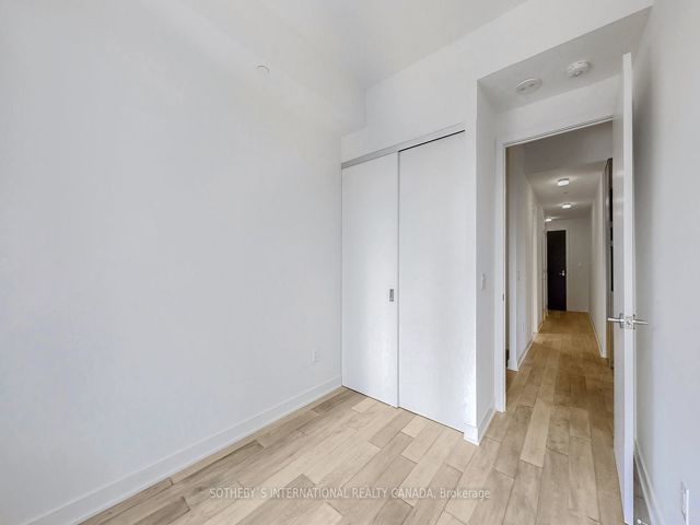 1010 - 11 Yorkville Ave