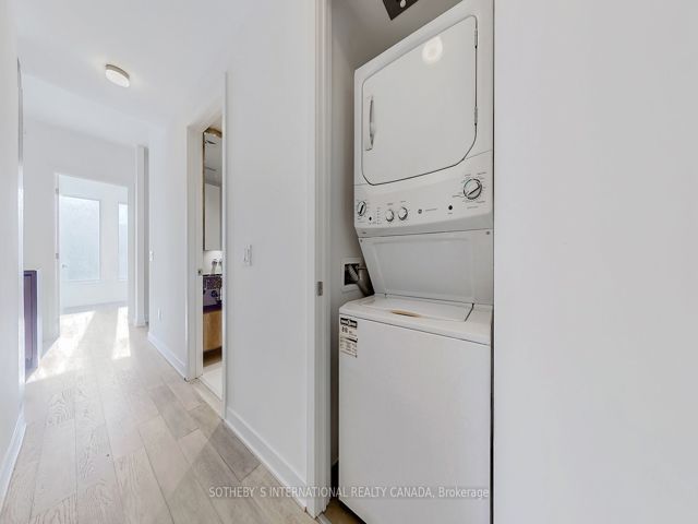 1010 - 11 Yorkville Ave