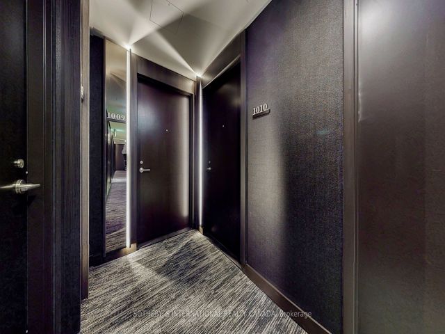 1010 - 11 Yorkville Ave