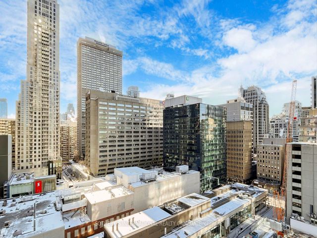 1010 - 11 Yorkville Ave
