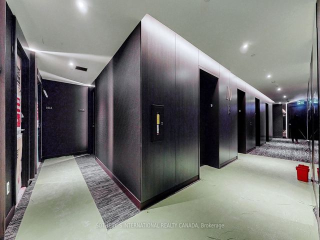 1010 - 11 Yorkville Ave
