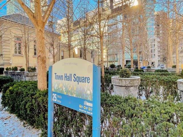 1010 - 11 Yorkville Ave