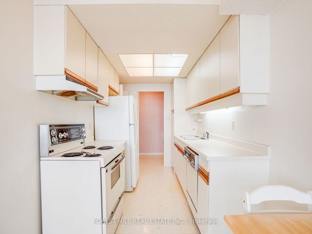 904 - 3000 Bathurst St