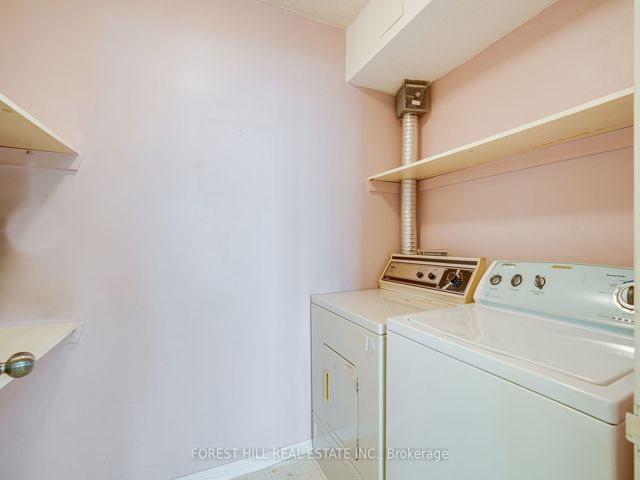 904 - 3000 Bathurst St