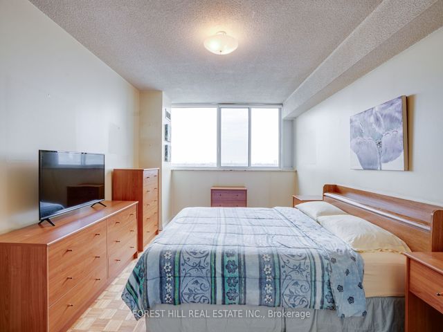 904 - 3000 Bathurst St