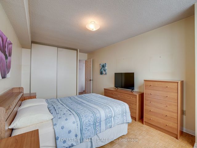 904 - 3000 Bathurst St