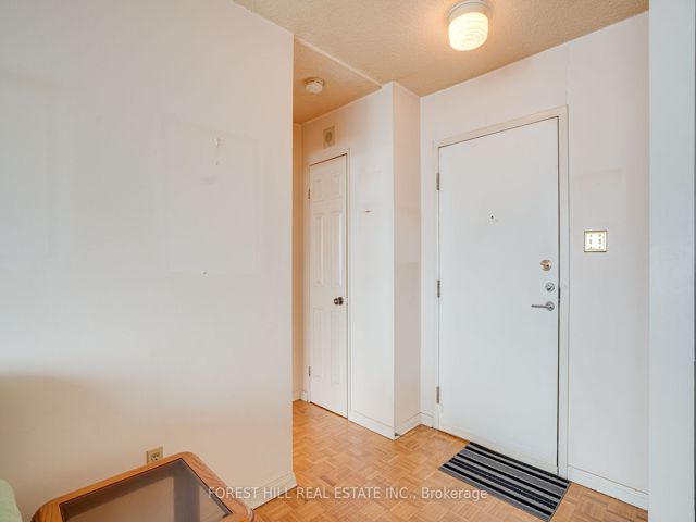 904 - 3000 Bathurst St