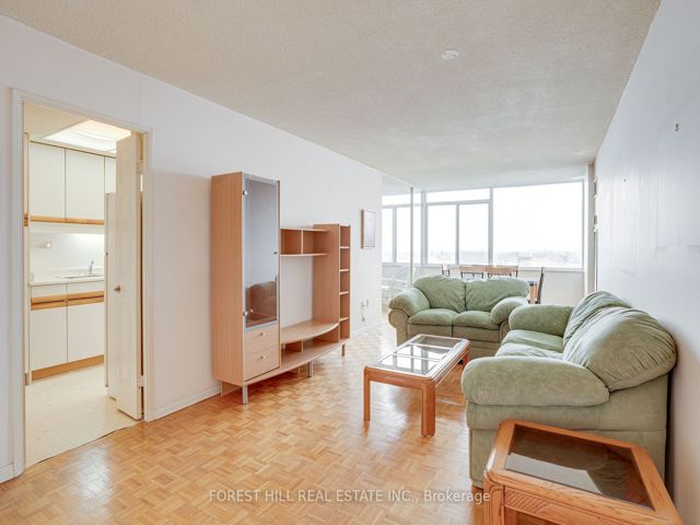 904 - 3000 Bathurst St