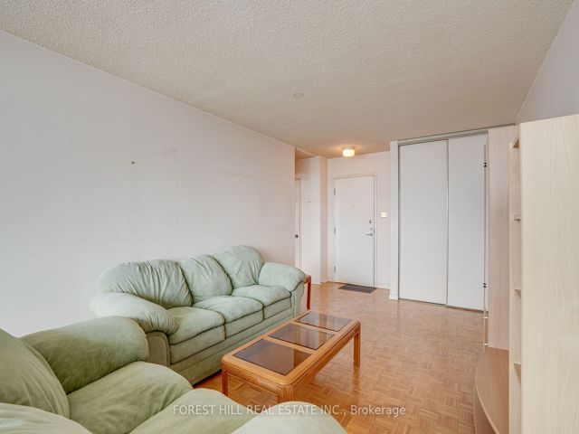 904 - 3000 Bathurst St