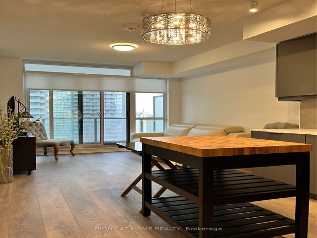 1503 - 32 Forest Manor Rd