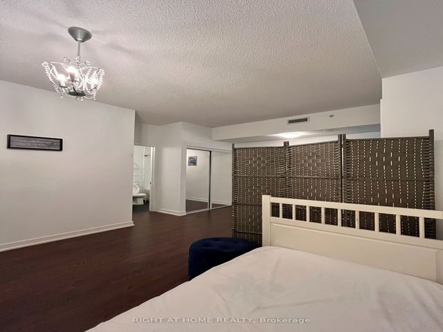 201 - 20 Bruyeres Mews