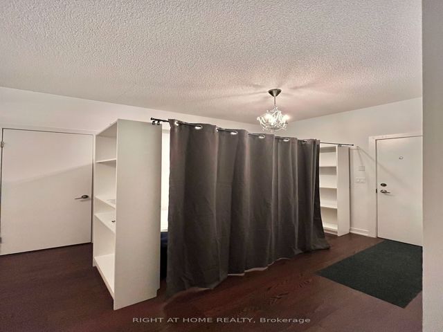 201 - 20 Bruyeres Mews