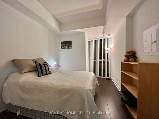 201 - 20 Bruyeres Mews