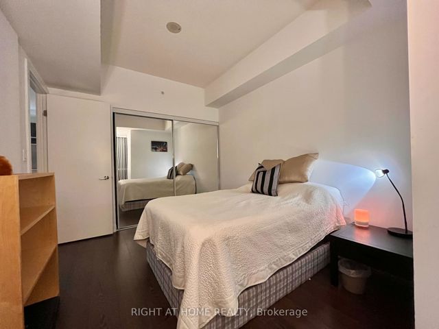 201 - 20 Bruyeres Mews