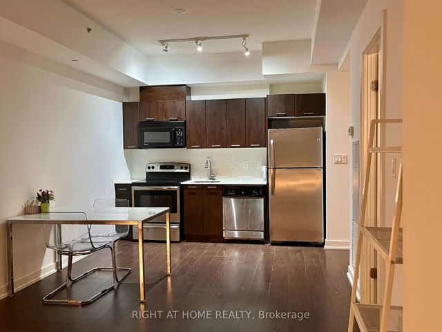201 - 20 Bruyeres Mews