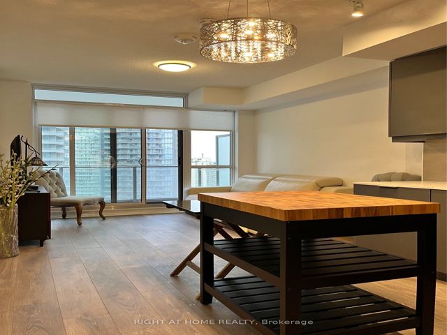 1503 - 32 Forest Manor Rd
